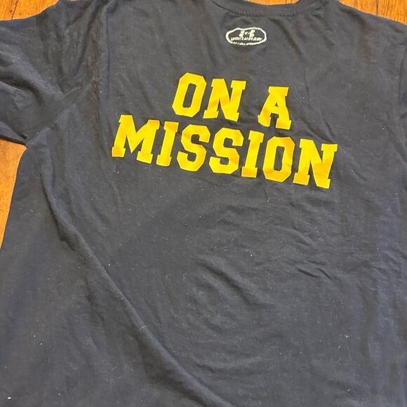 Under Armour Navy and Yellow Graphic Tee - Picture 1 of 2